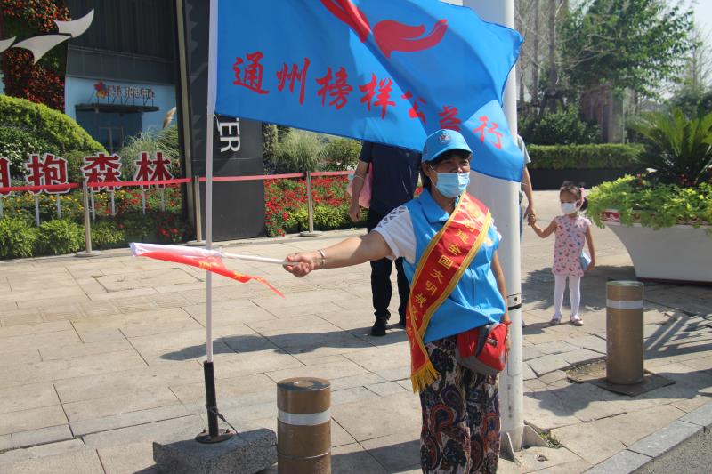 <strong>学生妹被初耕后庭操哭流水114proav</strong>